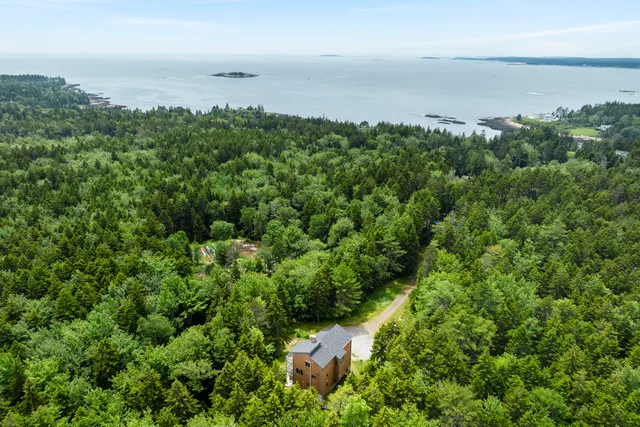 $499,000 | 11 Youngs Road, Southport, ME 04576