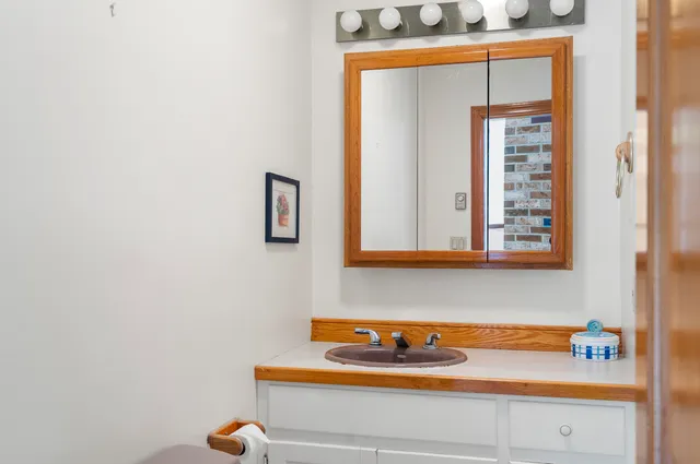 $499,000 | 11 Youngs Road, Southport, ME 04576