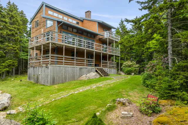 $499,000 | 11 Youngs Road, Southport, ME 04576