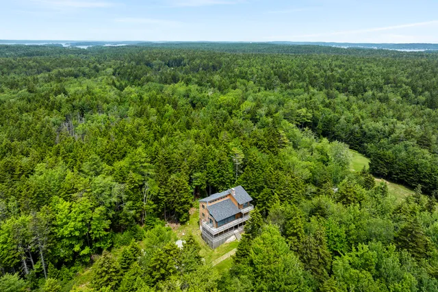 $499,000 | 11 Youngs Road, Southport, ME 04576