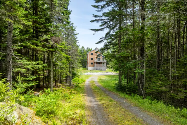 $499,000 | 11 Youngs Road, Southport, ME 04576