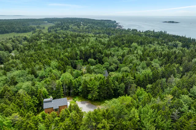 $499,000 | 11 Youngs Road, Southport, ME 04576