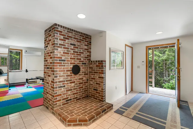 $499,000 | 11 Youngs Road, Southport, ME 04576