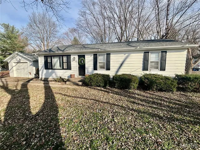 $252,200 | 2333 South Pine Street, Centralia, IL 62801