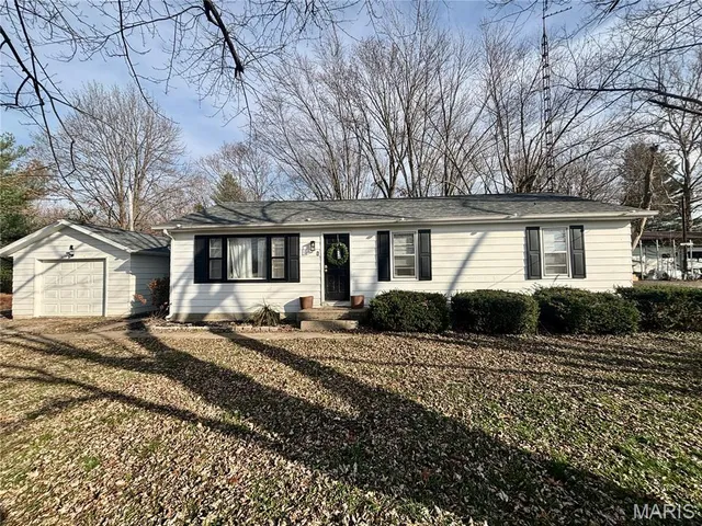 $252,200 | 2333 South Pine Street, Centralia, IL 62801