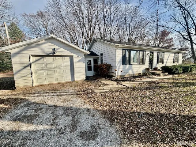 $252,200 | 2333 South Pine Street, Centralia, IL 62801