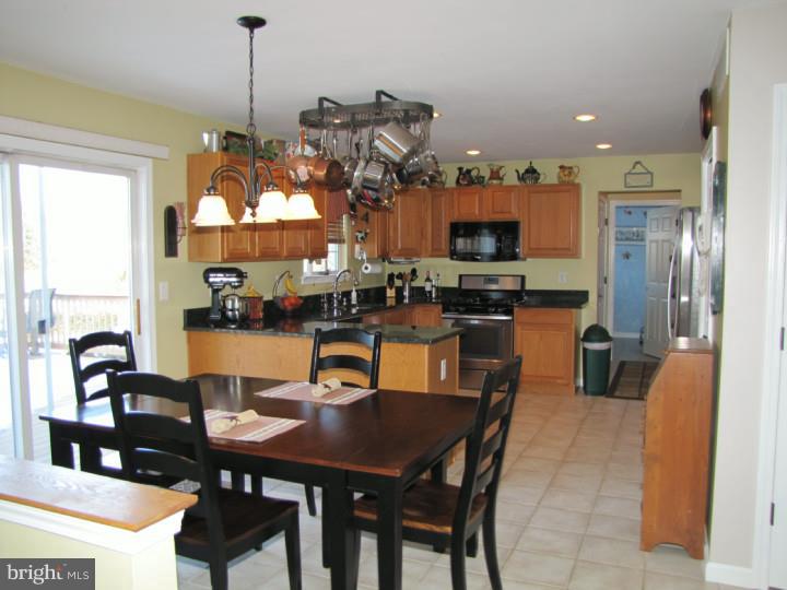 123 Highbridge Road New Egypt, NJ 08533 - Photo 6 of 25 Kitchen