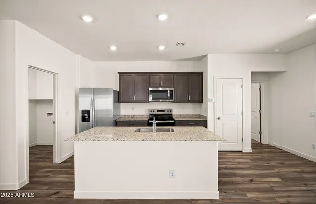 $365,900 | 666 West Pintail Drive, Casa Grande, AZ 85122