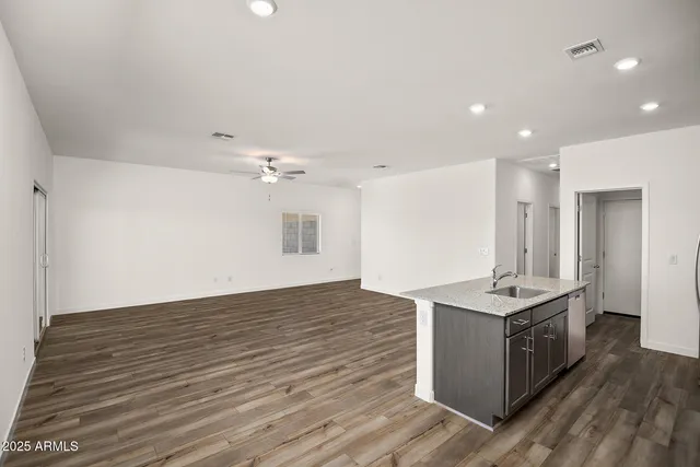 $365,900 | 666 West Pintail Drive, Casa Grande, AZ 85122