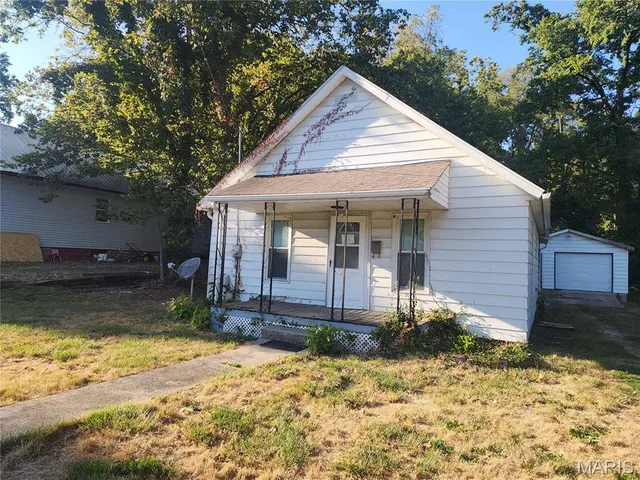 $55,000 | 217 West Fairground Avenue, Hillsboro, IL 62049