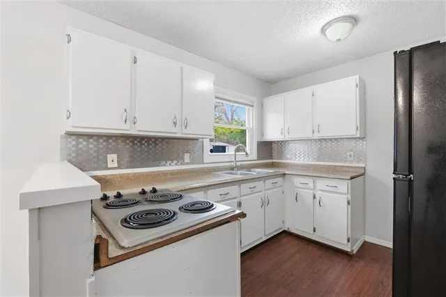 $175,000 | 11216 Herrick Avenue, Kansas City, MO 64134