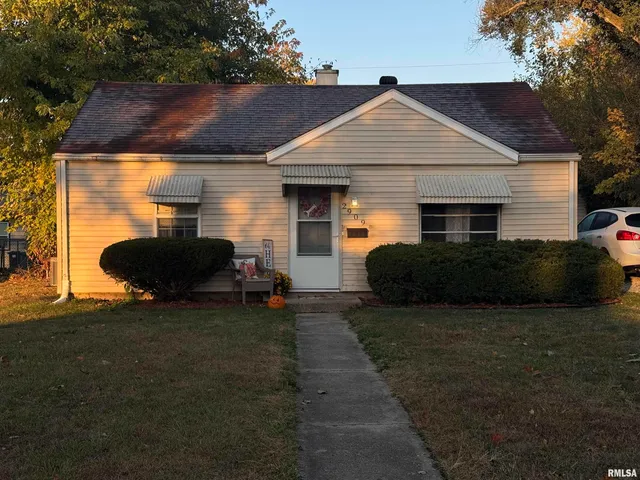 $79,900 | 2909 North Mission Road, Peoria, IL 61604