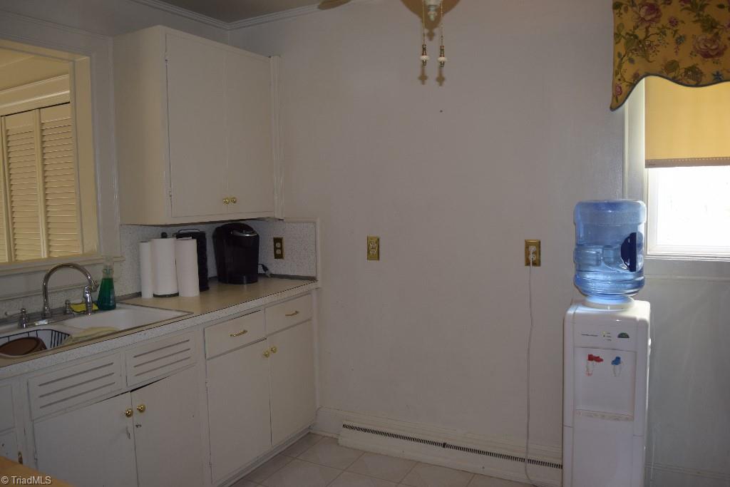 1911 Independence Road Greensboro, NC 27408 - Photo 3 of 9 Gallery Image 3