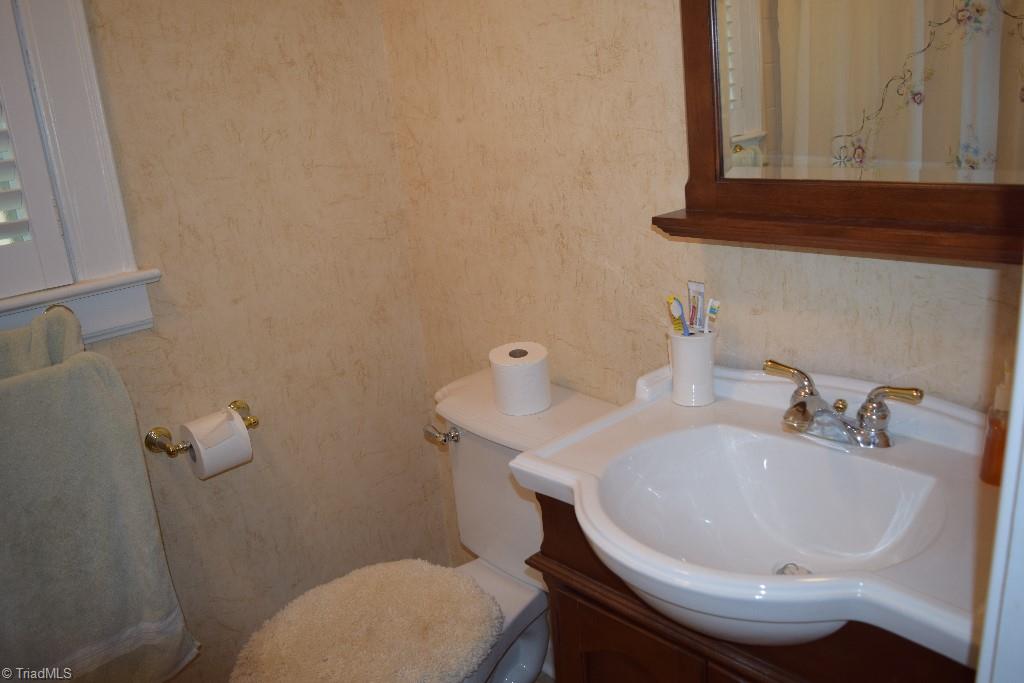 1911 Independence Road Greensboro, NC 27408 - Photo 6 of 9 Gallery Image 6