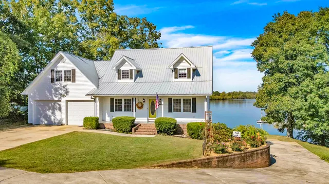 $775,000 | 750 Lakewood Drive, Decatur, TN 37322