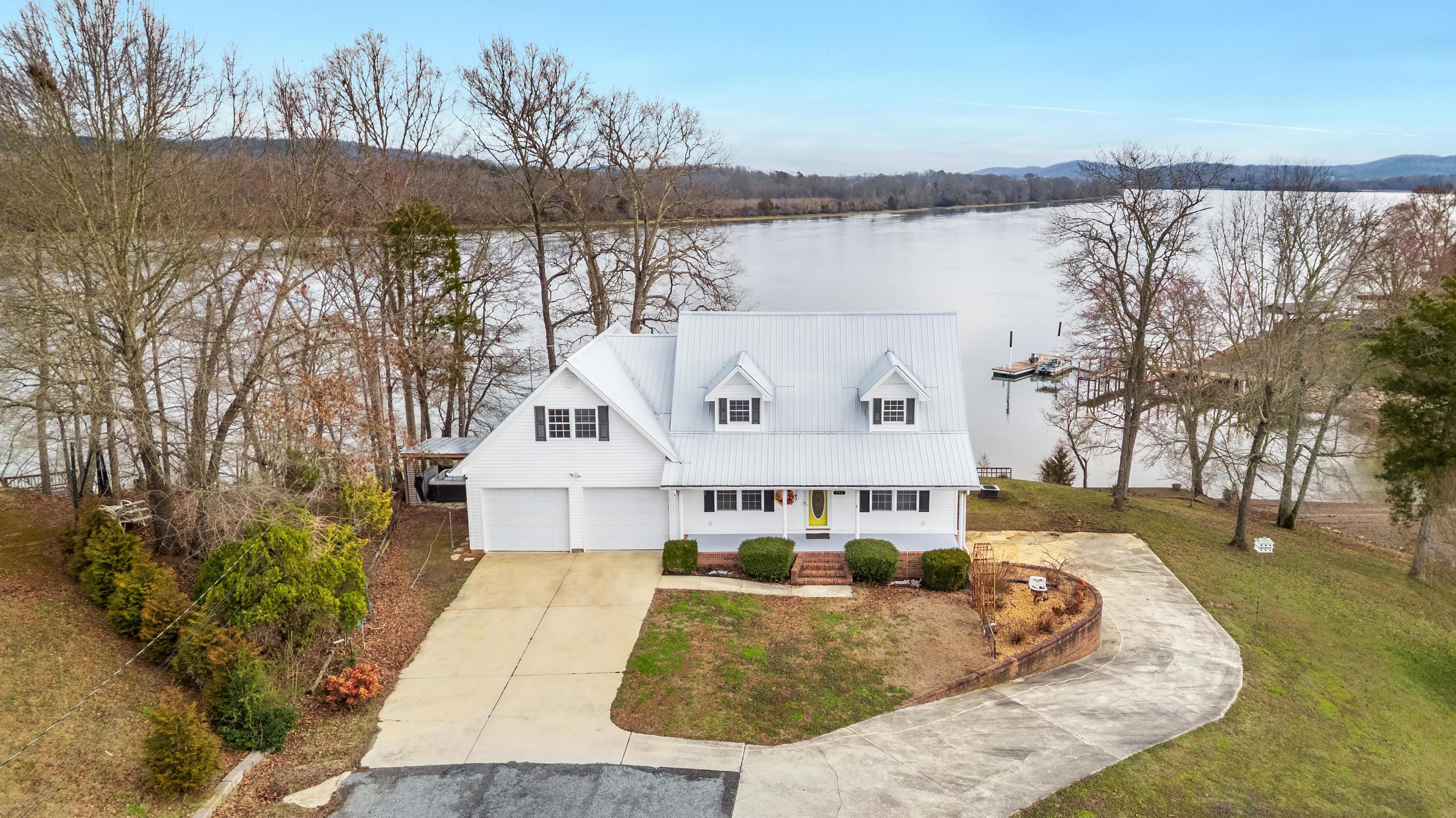 750 Lakewood Drive Decatur, TN 37322 - Photo 2 of 27 1b