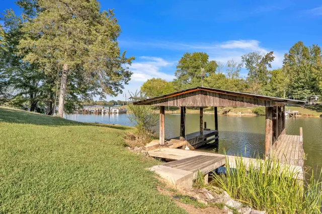 $775,000 | 750 Lakewood Drive, Decatur, TN 37322