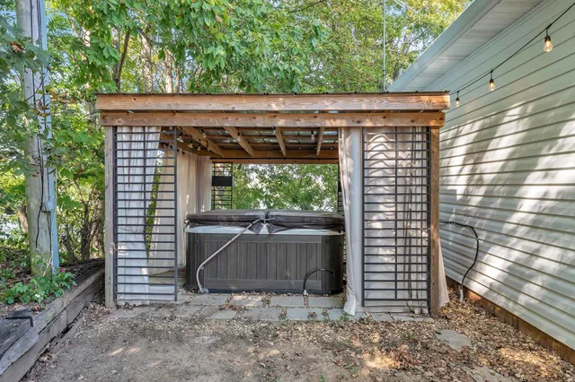 $775,000 | 750 Lakewood Drive, Decatur, TN 37322