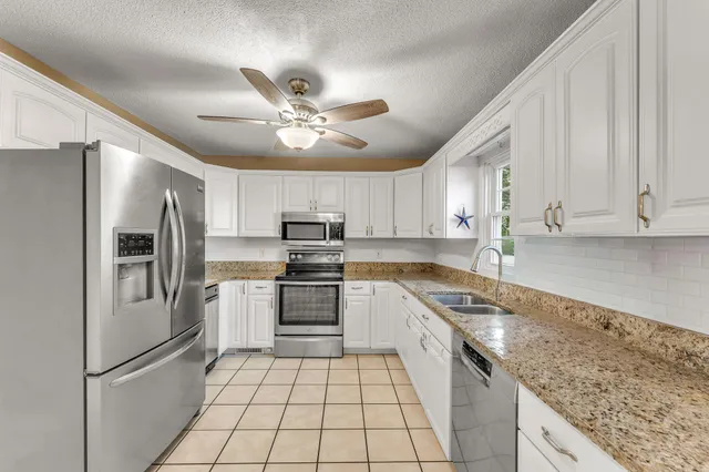 $775,000 | 750 Lakewood Drive, Decatur, TN 37322