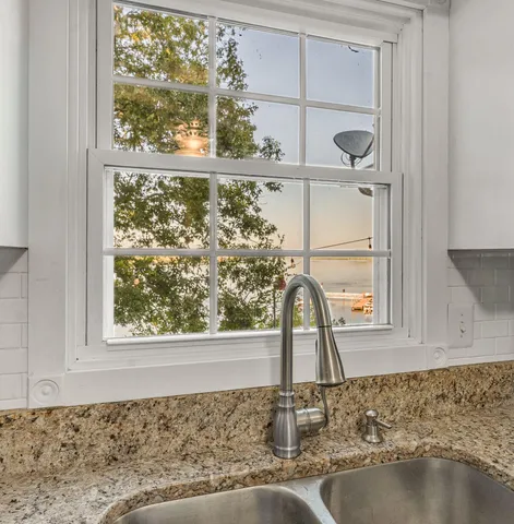 $775,000 | 750 Lakewood Drive, Decatur, TN 37322