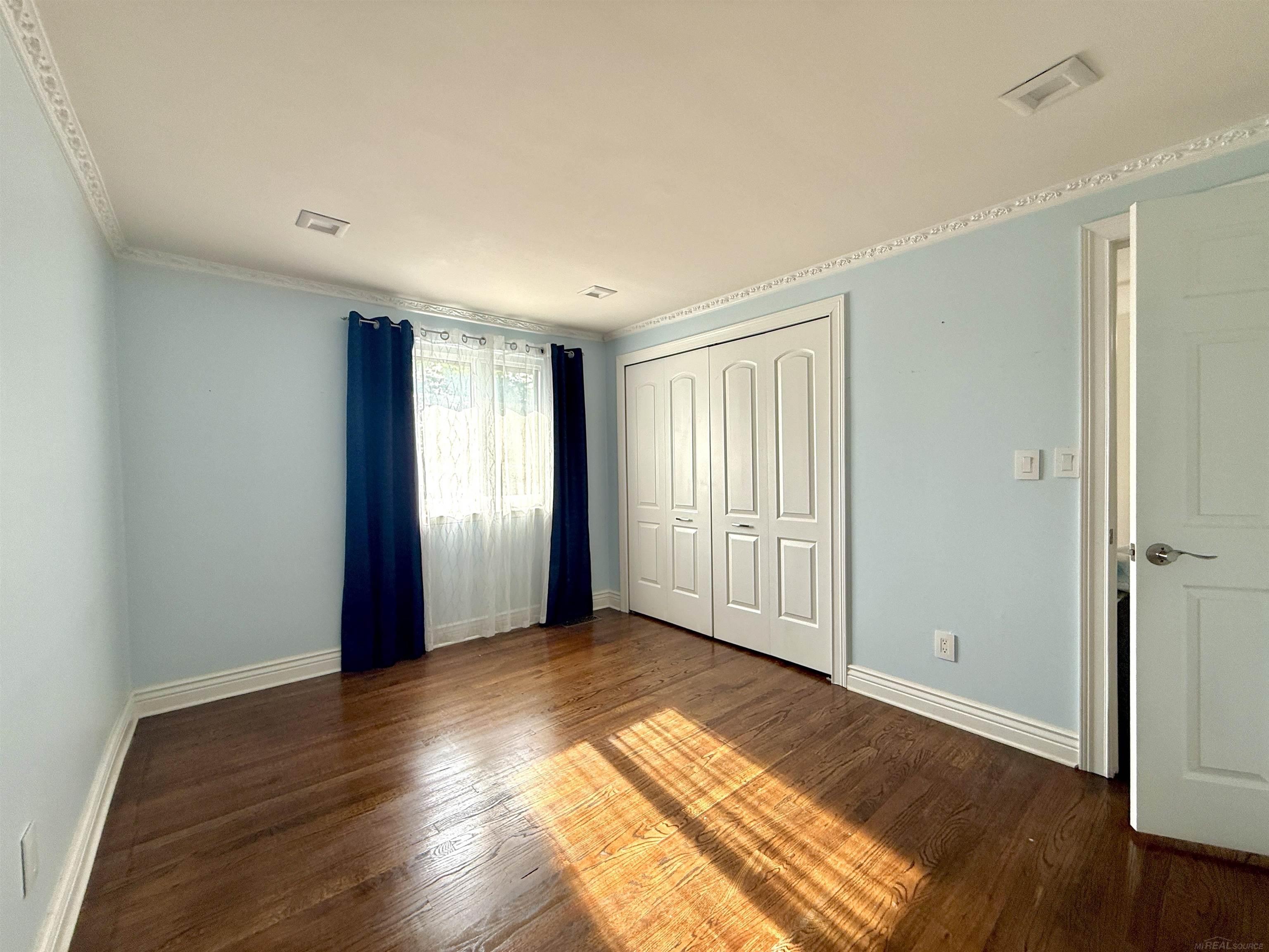 8401 18 18 Mile Road Sterling Heights, MI 48313 - Photo 19 of 41 50212935-f2d53549-1e64-437e-b8fd-b3941a40fd82.JPG