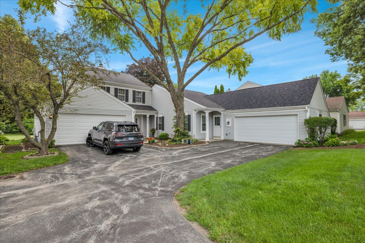 1049 Oswego Road Naperville, IL 60540 - Photo 2 of 27