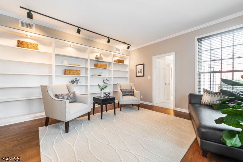 112 Heller Way Montclair, NJ 07043 - Photo 13 of 49