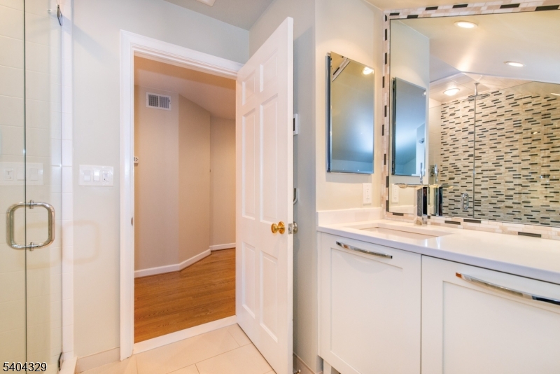 112 Heller Way Montclair, NJ 07043 - Photo 29 of 49