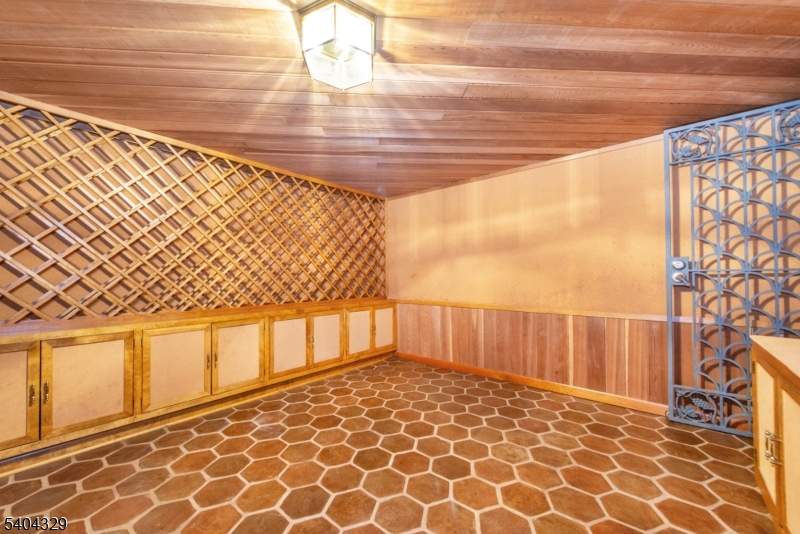 112 Heller Way Montclair, NJ 07043 - Photo 38 of 49