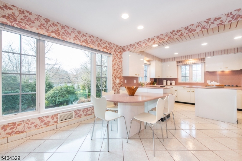 112 Heller Way Montclair, NJ 07043 - Photo 9 of 49