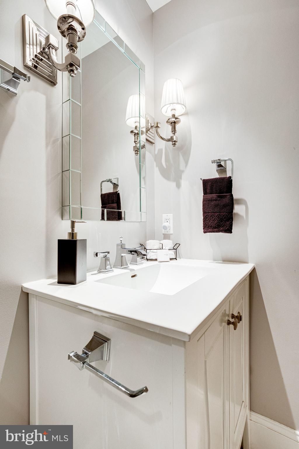 1817 Riggs Place Northwest, Unit 1 Washington, DC 20009 - Photo 26 of 31 Guest bath