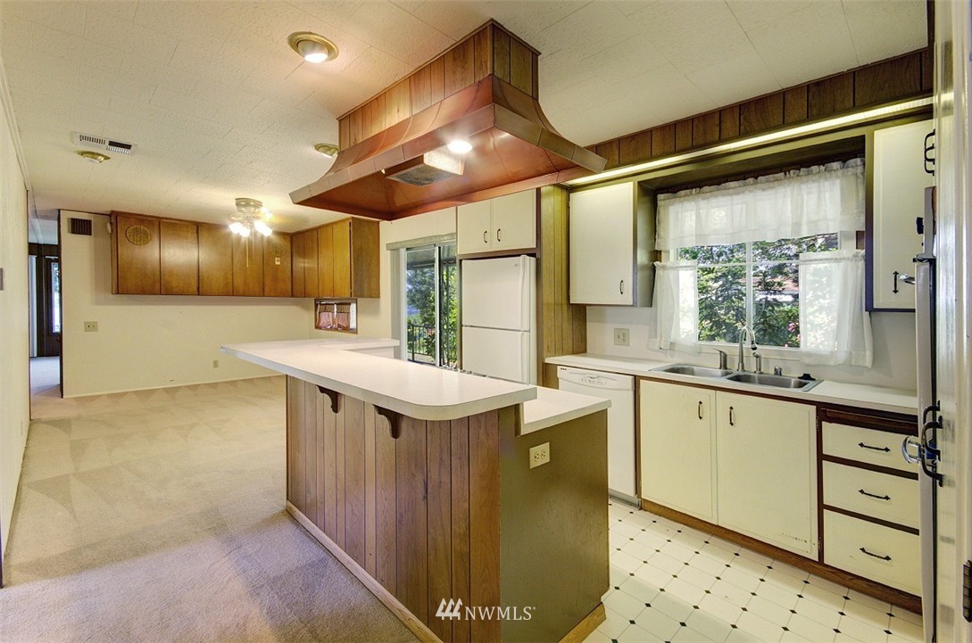 12712 Northeast 190th Street Bothell, WA 98011 - Photo 4 of 18