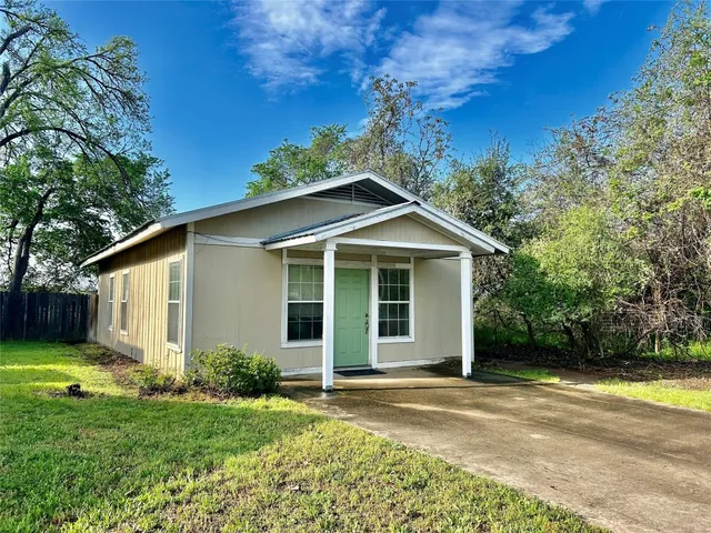 $1,400 | 1609 Cedar Street, Bastrop, TX 78602