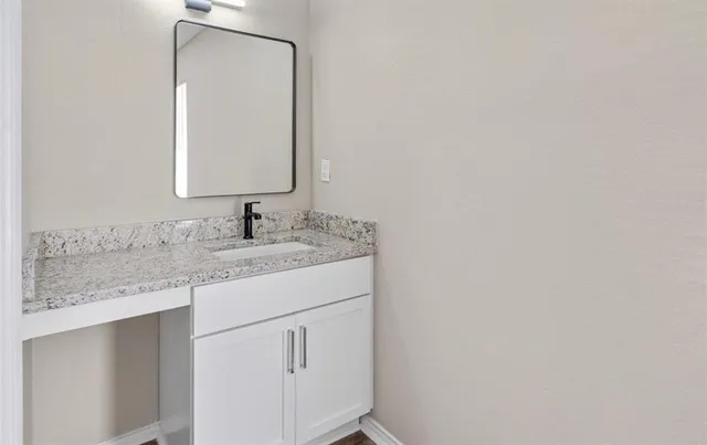 $2,100 | 1505 West Collin Street, Corsicana, TX 75110