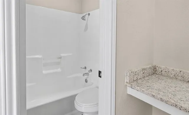 $2,100 | 1505 West Collin Street, Corsicana, TX 75110