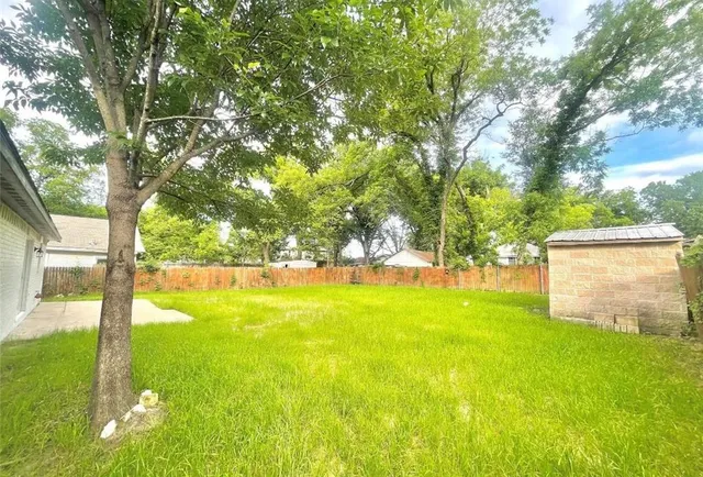 $2,100 | 1505 West Collin Street, Corsicana, TX 75110
