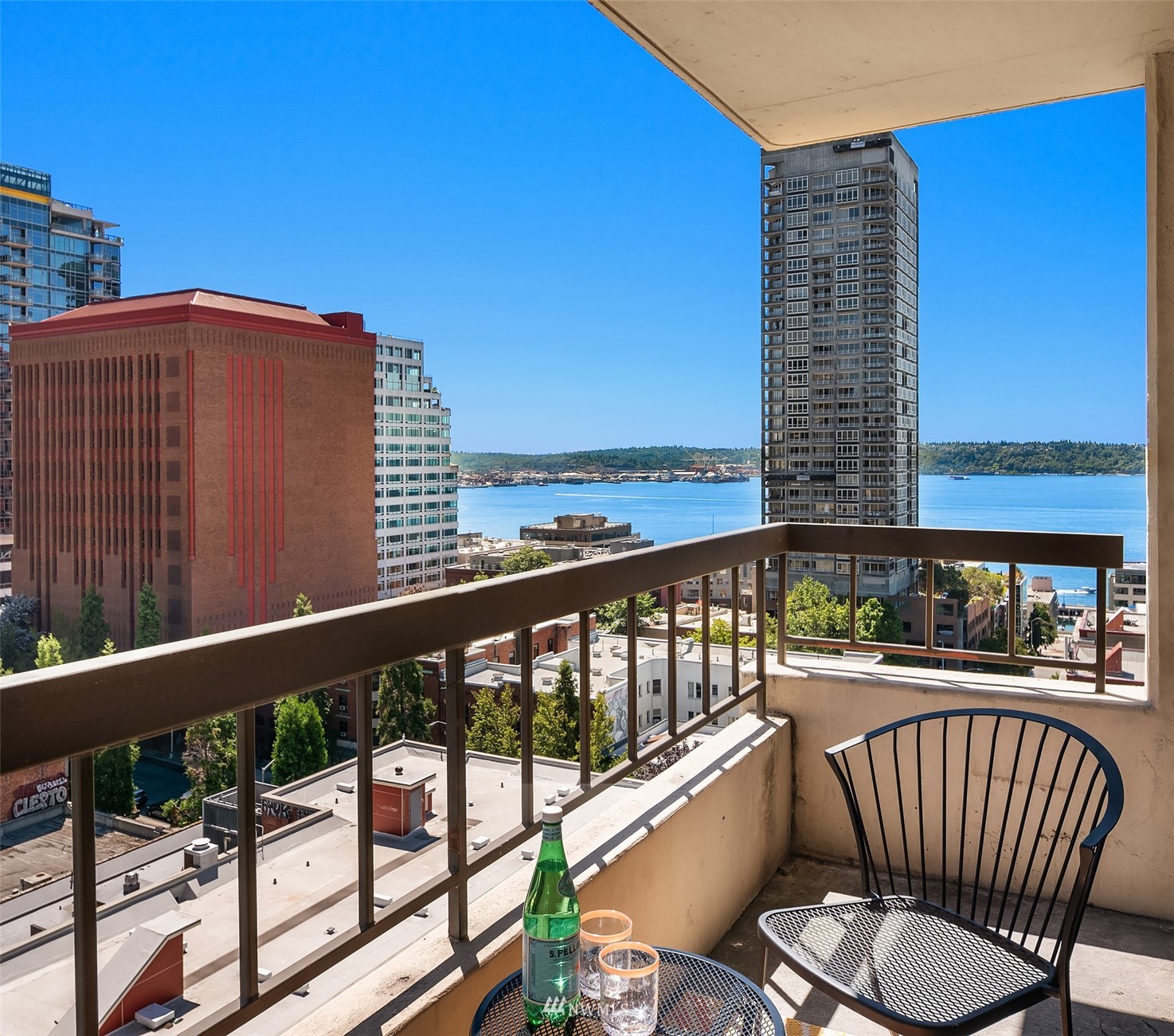 2201 3rd Avenue, Unit 1501 Seattle, WA 98121 - Photo 13 of 34