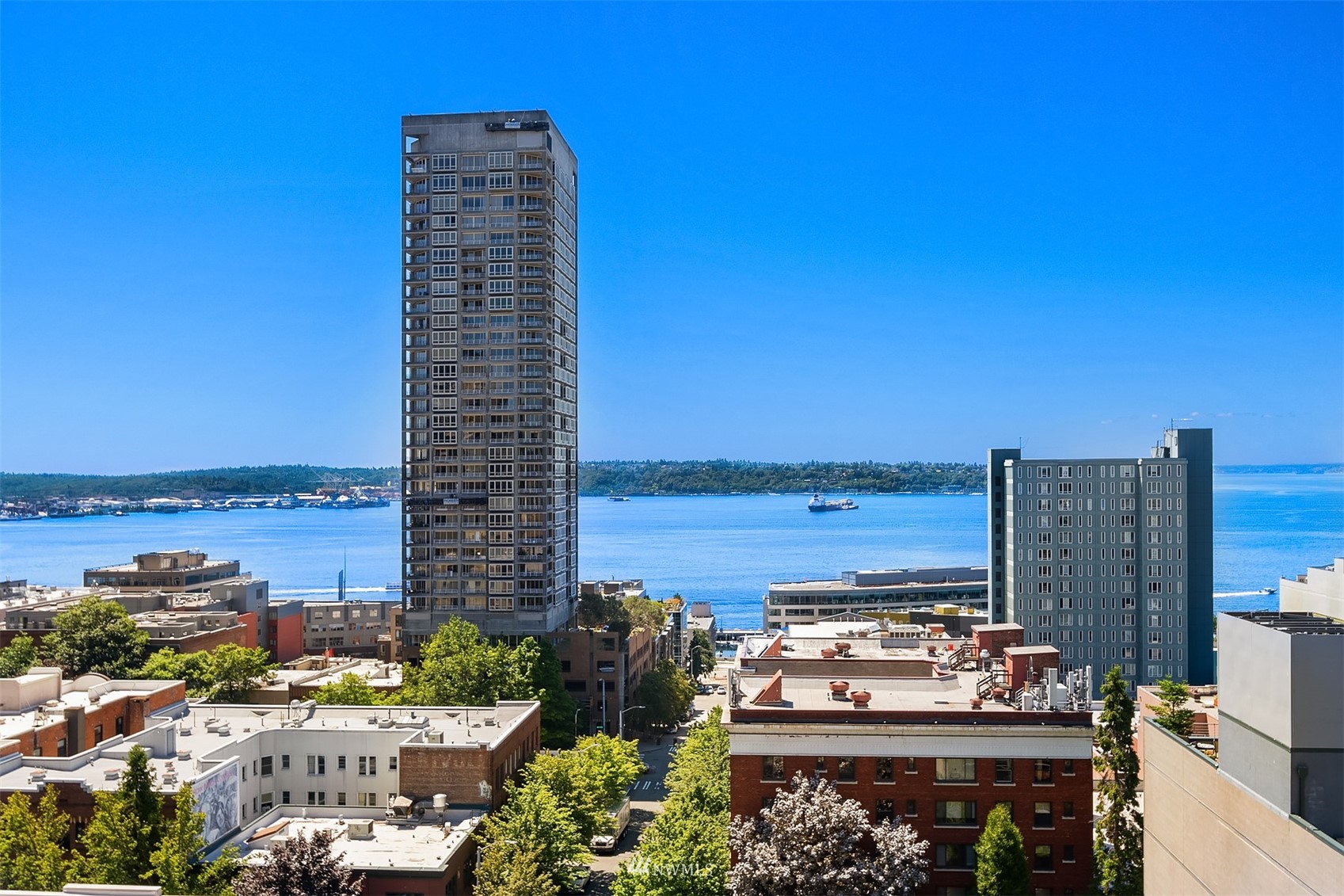 2201 3rd Avenue, Unit 1501 Seattle, WA 98121 - Photo 5 of 34 a city view