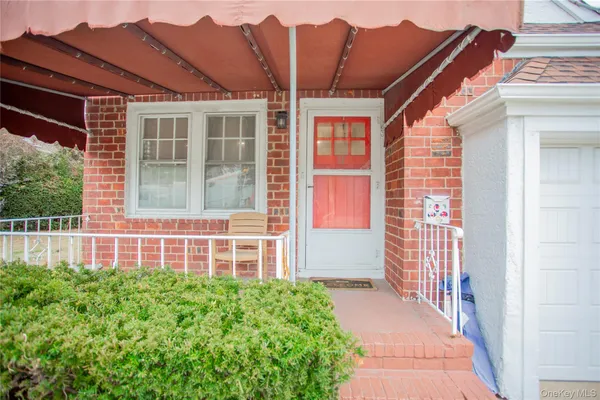 $5,370 | 76 Clayton Avenue, East Atlantic Beach, NY 11561