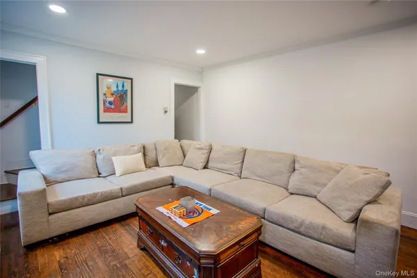 $5,370 | 76 Clayton Avenue, East Atlantic Beach, NY 11561