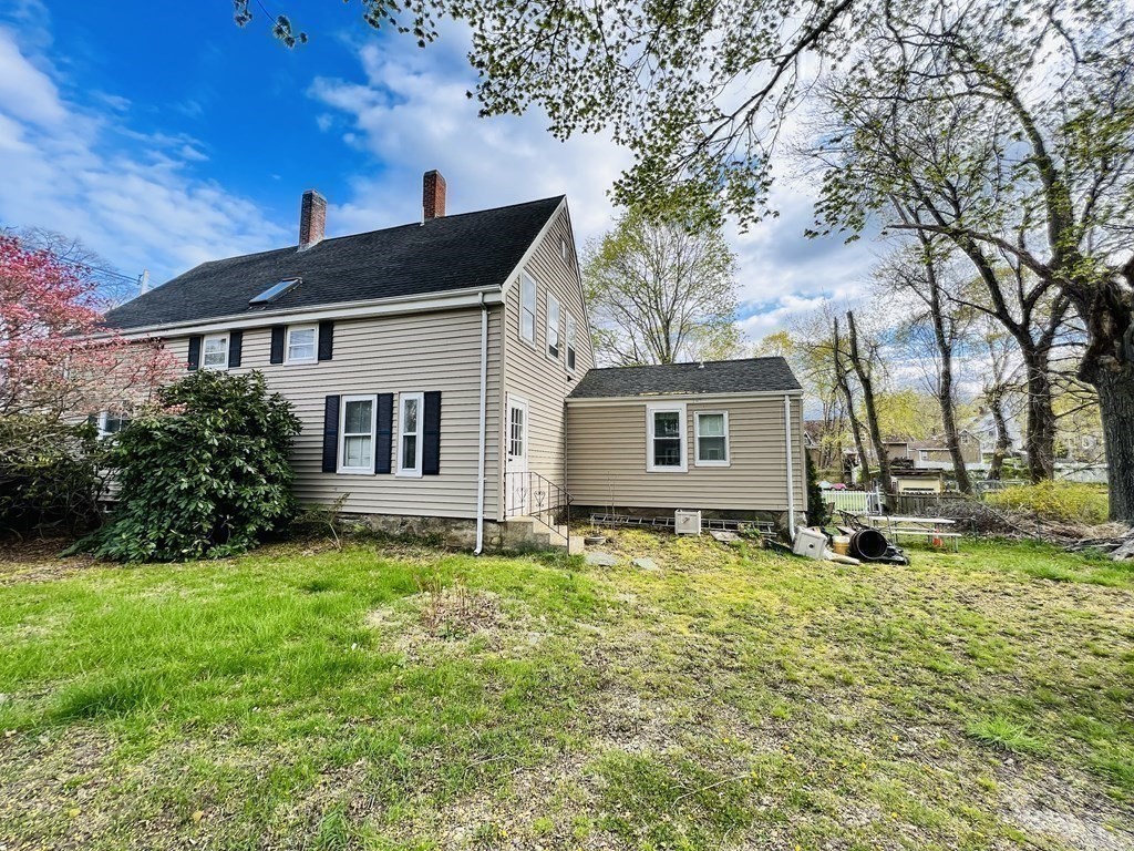 72 Oak Street Middleboro, MA 02346 - Photo 35 of 42 a front view of a house with garden