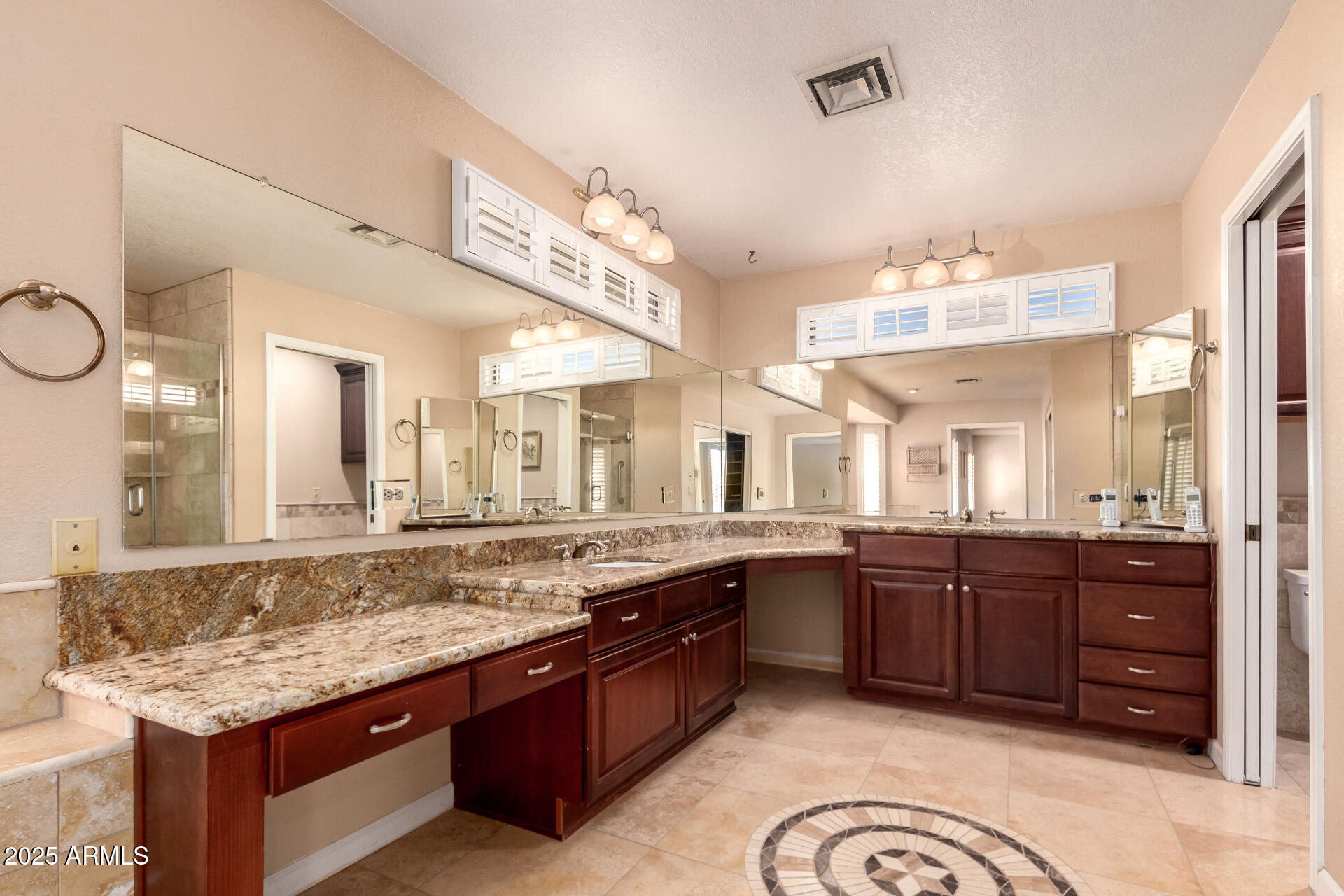 2018 East Redfield Road Tempe, AZ 85283 - Photo 15 of 40 17 - Redfield