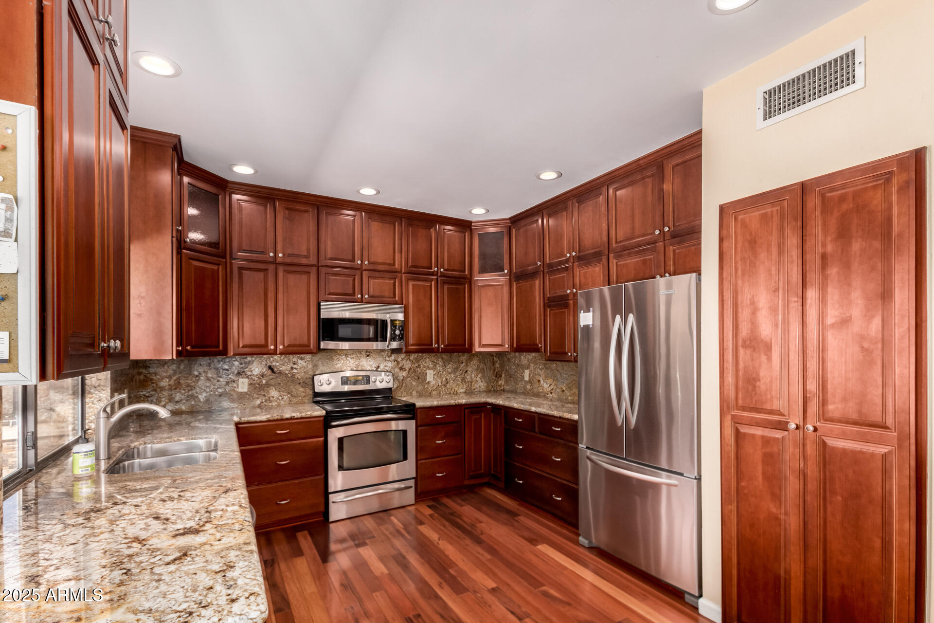 2018 East Redfield Road Tempe, AZ 85283 - Photo 10 of 40 12 - Redfield