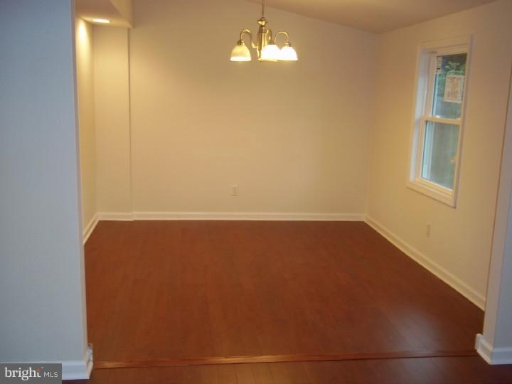 11 Goldengate Road Levittown, PA 19057 - Photo 3 of 25 Gallery Image 3