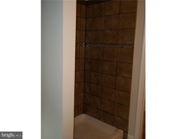 11 Goldengate Road Levittown, PA 19057 - Photo 8 of 25 Gallery Image 8