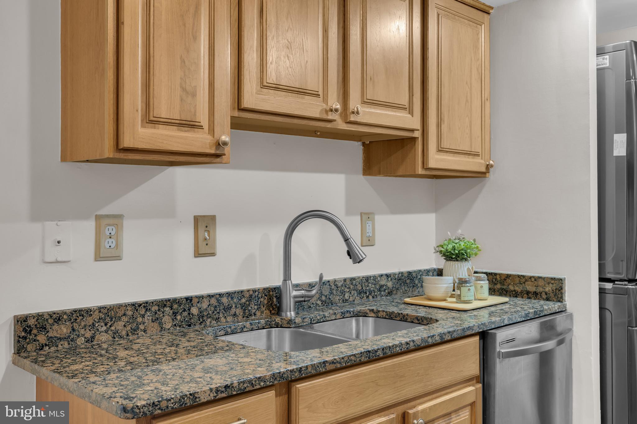 5911 Edsall Road, Unit 803 Alexandria, VA 22304 - Photo 13 of 34