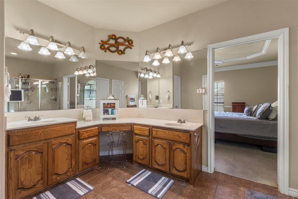 7256 Rueda Grand Prairie, TX 75054 - Photo 17 of 40 Gallery Image 17