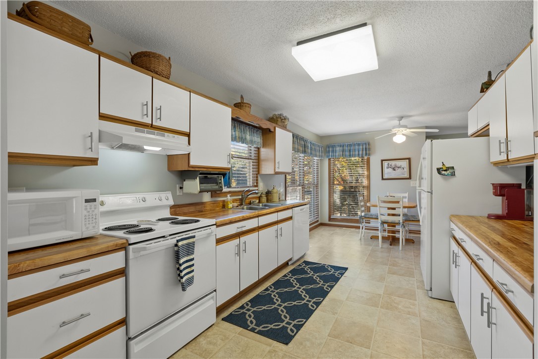 186 Whipporwill Hollow Road Mountain Rest, SC 29664 - Photo 4 of 40 Gallery Image 4