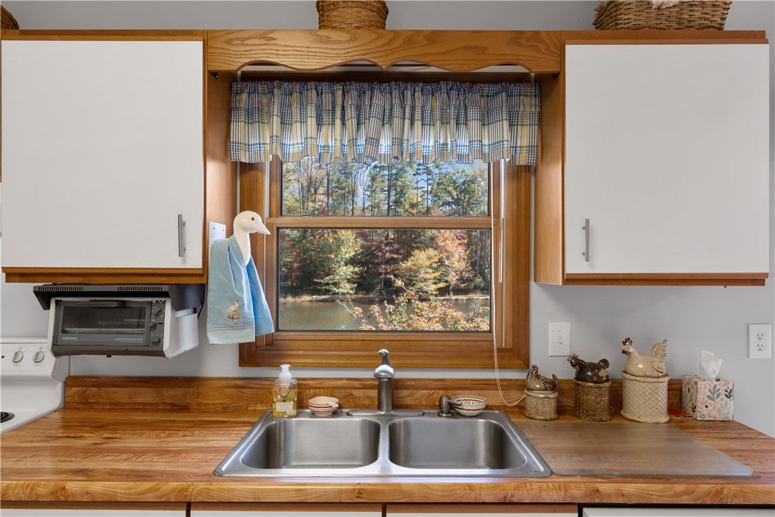 186 Whipporwill Hollow Road Mountain Rest, SC 29664 - Photo 8 of 40 Gallery Image 8