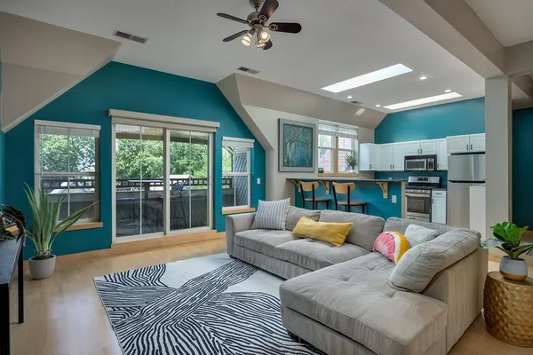 $515,000 | 1037 Williamson Street, Unit 302, Madison, WI 53703